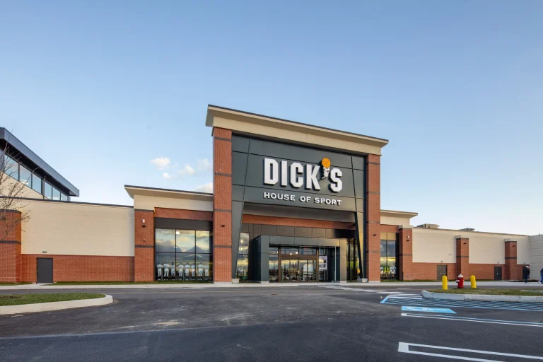Dick's Sporting Goods reports a fall in profits 2 Dick's Sporting Goods