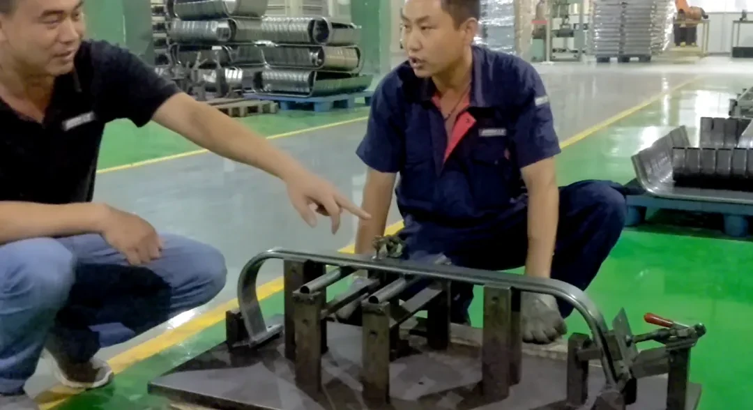 How to determine sample size for fitness equipment inspection?