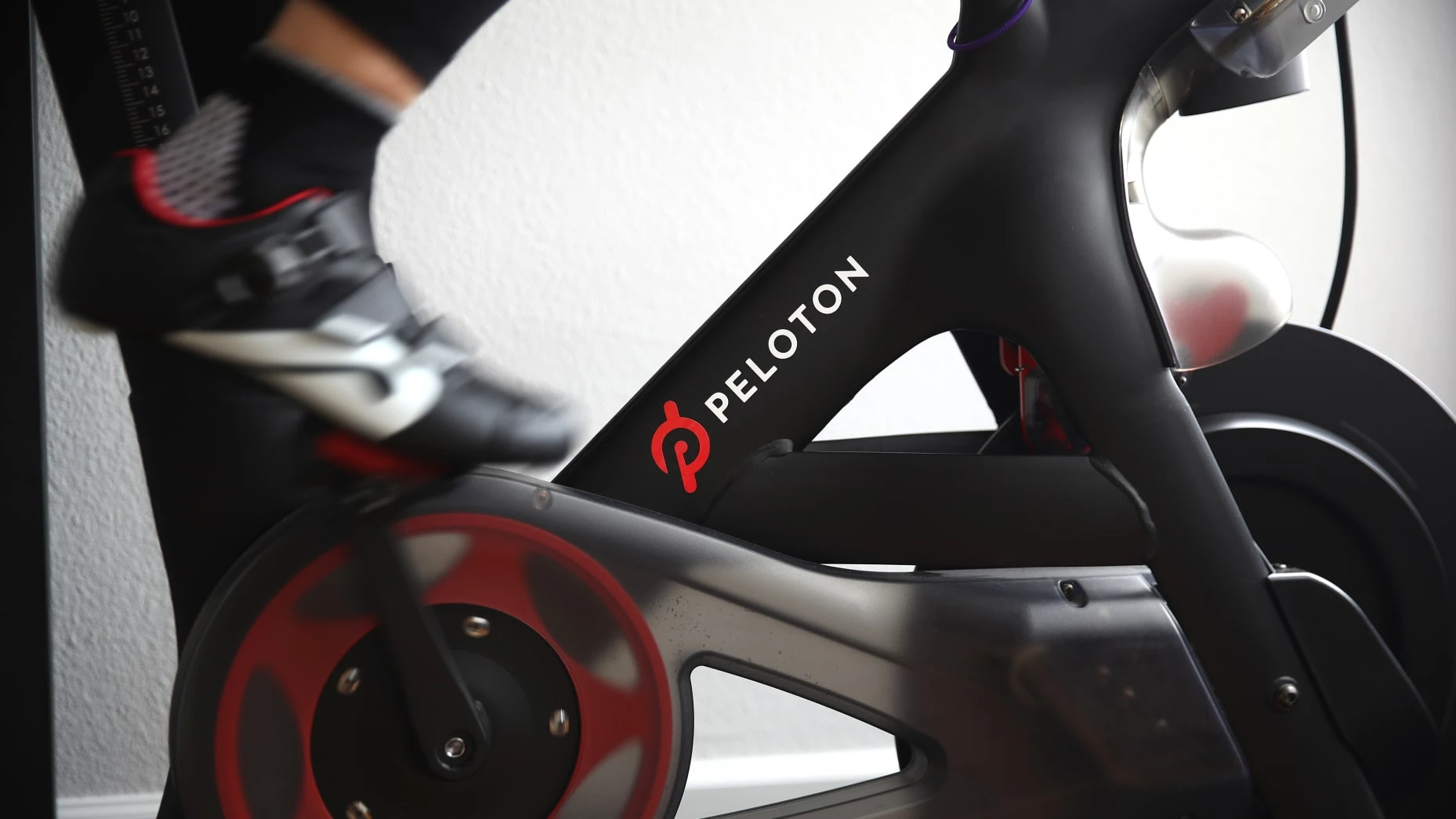 Peloton “instantly” kills man by severing artery, lawsuit claims