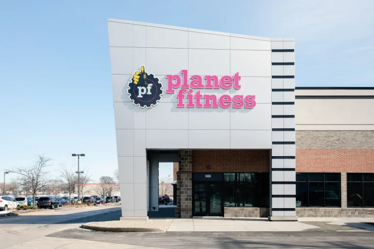 Planet Fitness Faces Double Crisis: Securities Fraud Probes and High-Stakes Business Shift, Stock Price Plummeted 31% in a Single Day